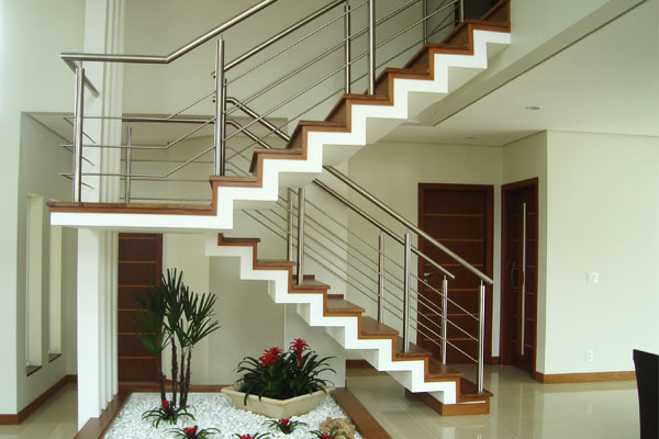 Escada modelo E01C