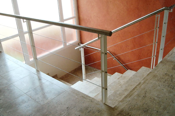 Escada modelo E30C.
