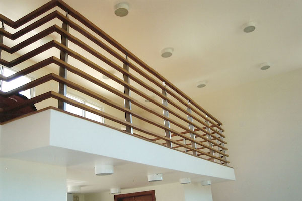 Escada modelo E32B
