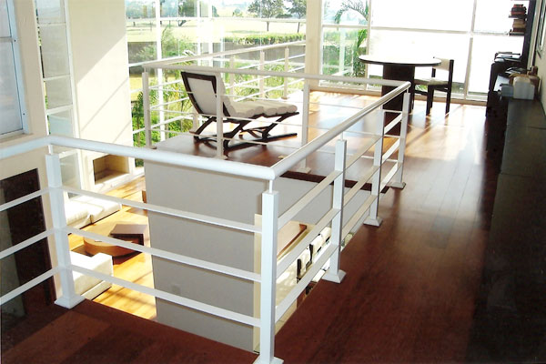 Escada modelo E33B