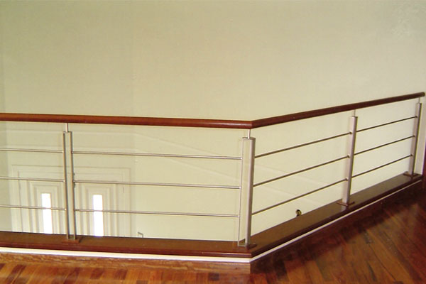 Escada modelo E34C