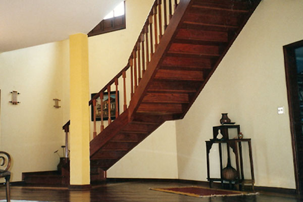 Escada modelo E38A