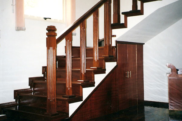 Escada modelo E39A
