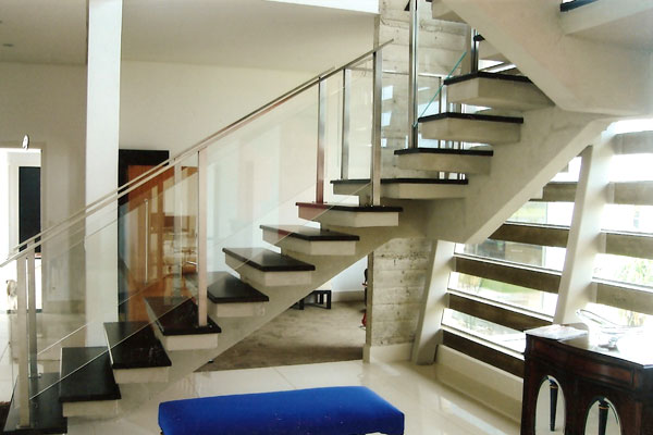 Escada modelo E44C
