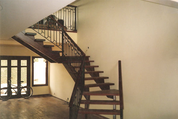 Escada modelo E45C