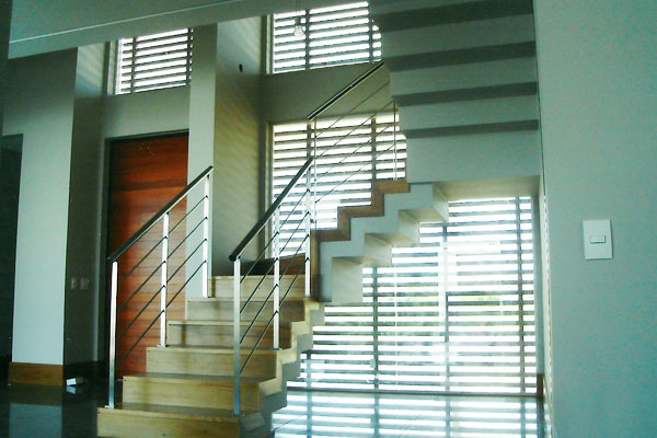 Escada modelo E70C