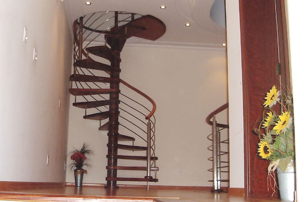 Escada Caracol modelo EC02A