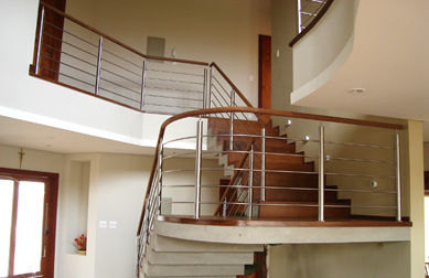 Escada modelo E31