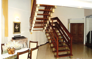 Escada modelo E35