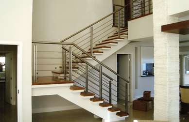 Escada modelo E49